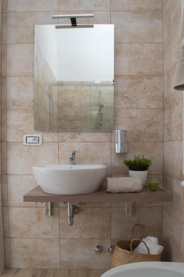 Tiber Rooms Testaccio Рим Экстерьер фото